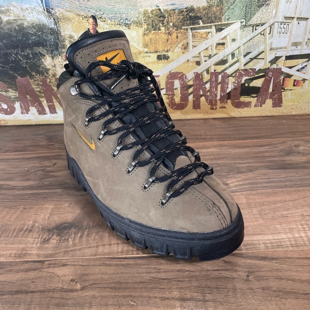 Nike ACG womens hiking shoes